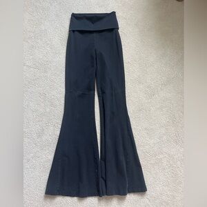 Women’s size XS Aerie extra wide black flared leggings, folded at waist